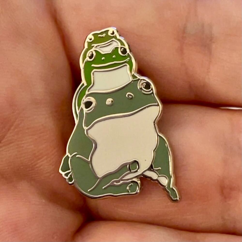 White’s Tree Frog Enamel Pin